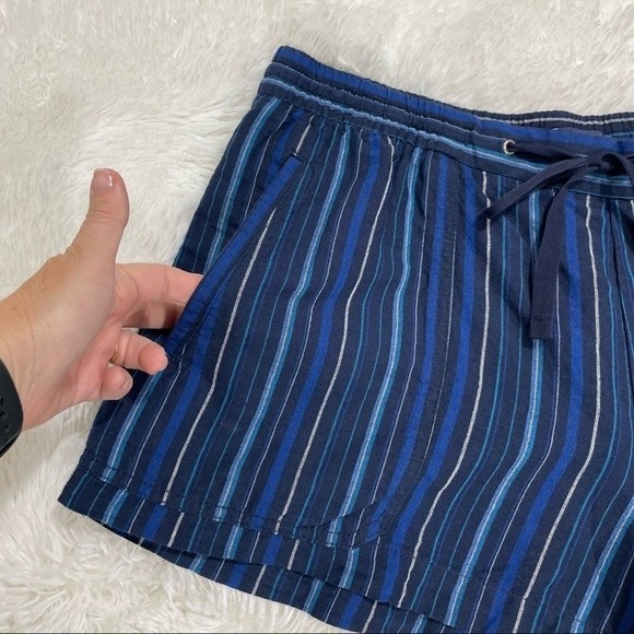 The gap Blue on blue striped drawstring shorts - Picture 3 of 6
